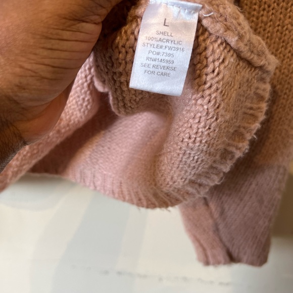 Aritzia dress forum large acrylic pink crew sweater… - Picture 4 of 6